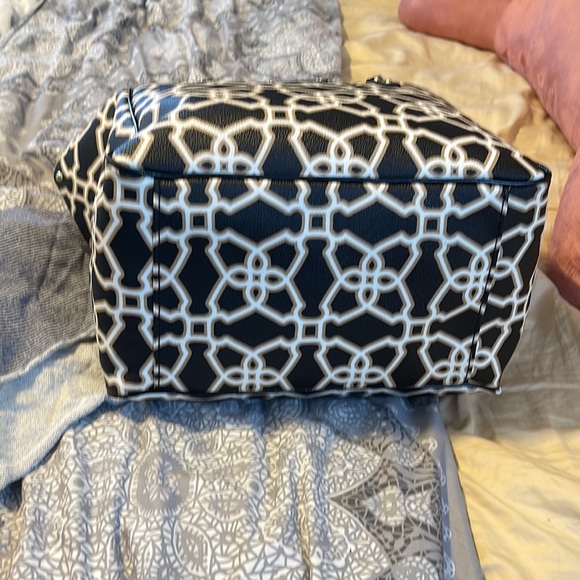 Versatile Kate Spade tote. Can be used 2 ways. - Picture 7 of 8